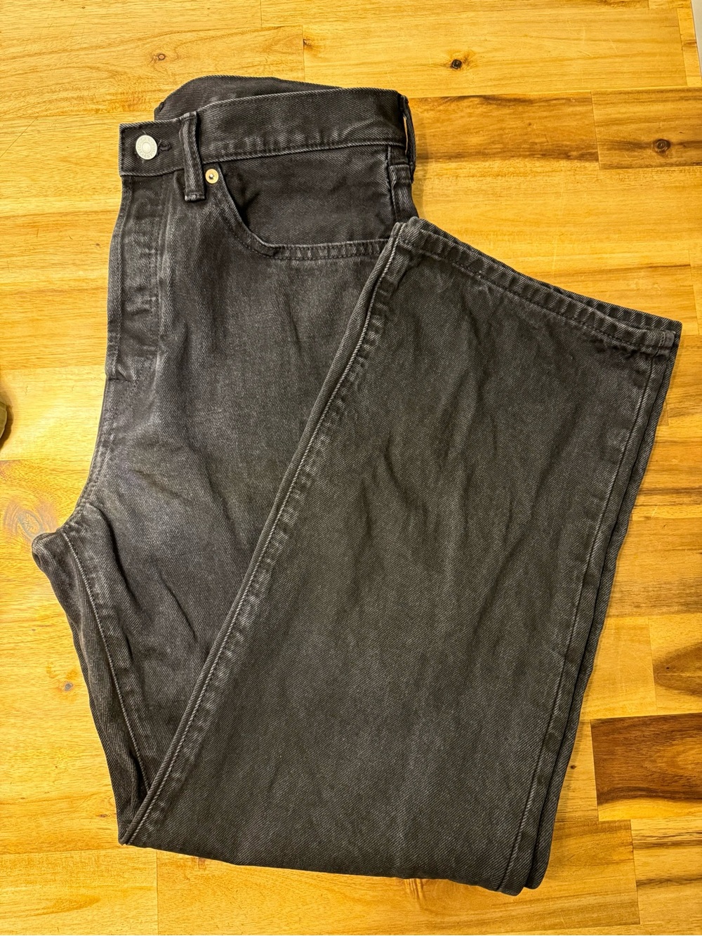 Gap 90’s Loose Black Straight-Leg Men’s Jeans - Size 30/31
Waist- 16.5”